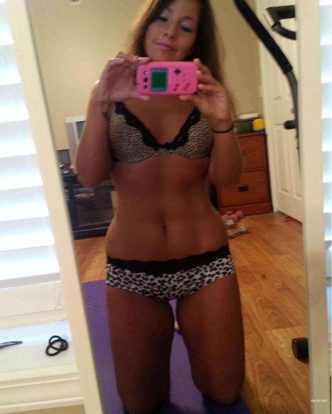 Fitness Girl Exposes Herself Nude - Amateur Porn Photo