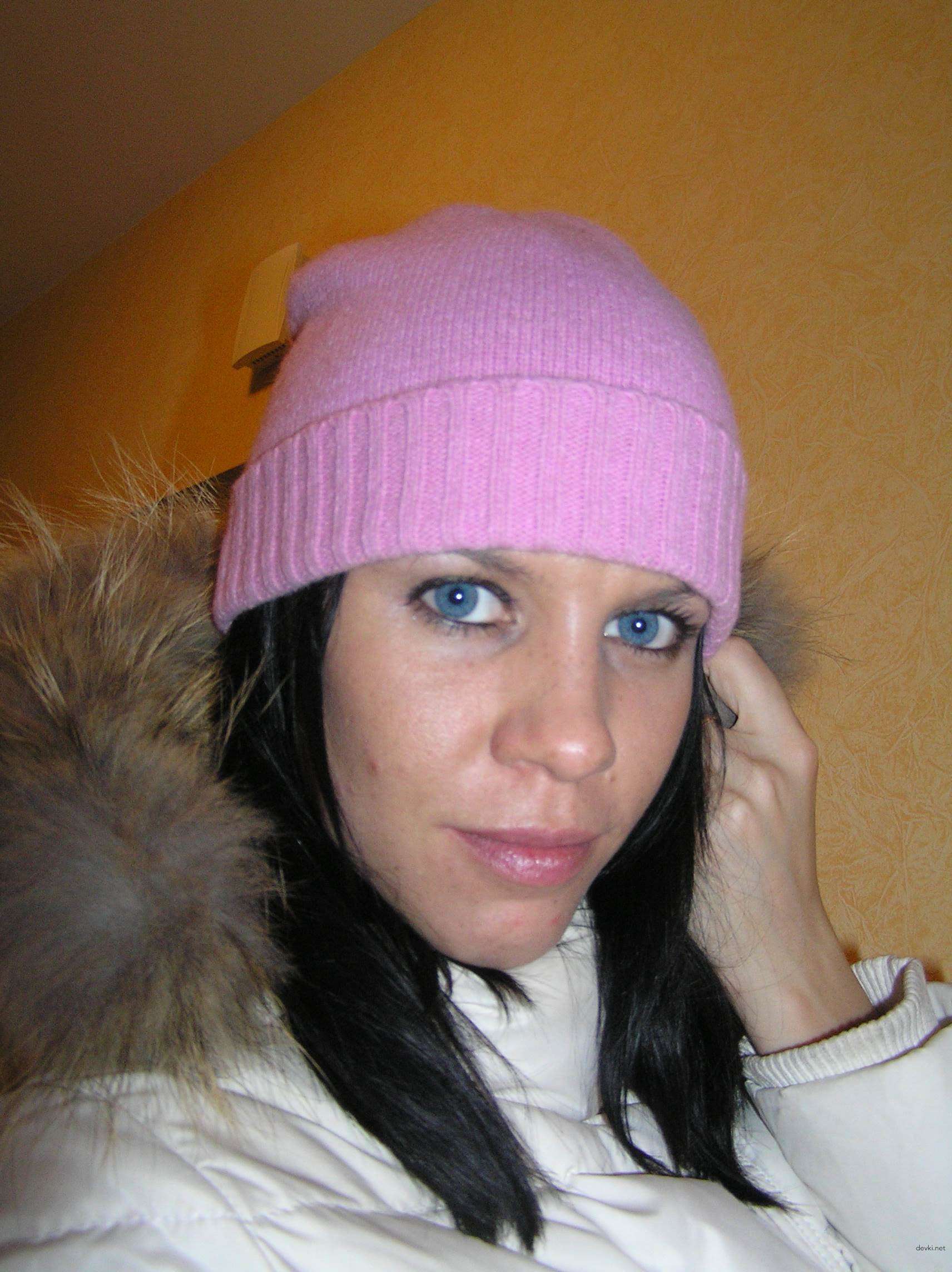 Hot Slut Loves Fucking Herself with Vegetables - Amateur Porn Pic