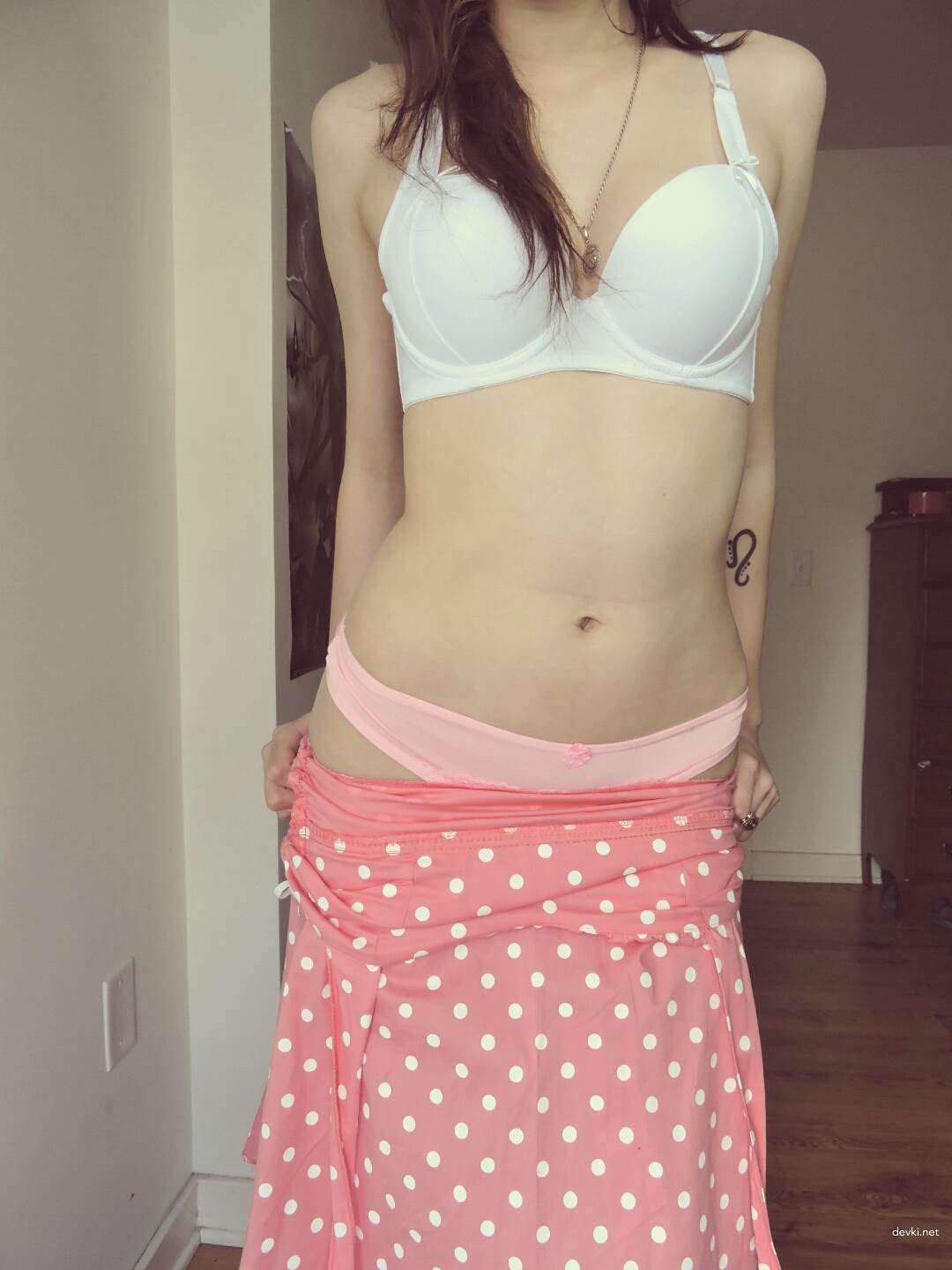 Extreme Slut Fucks Her Holes: Amateur Porn Photo