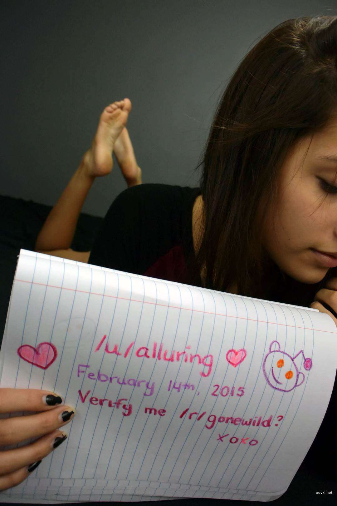 Beautiful Girl in Amateur Porn with Huge Dildo - Explicit XXX Photo Gallery