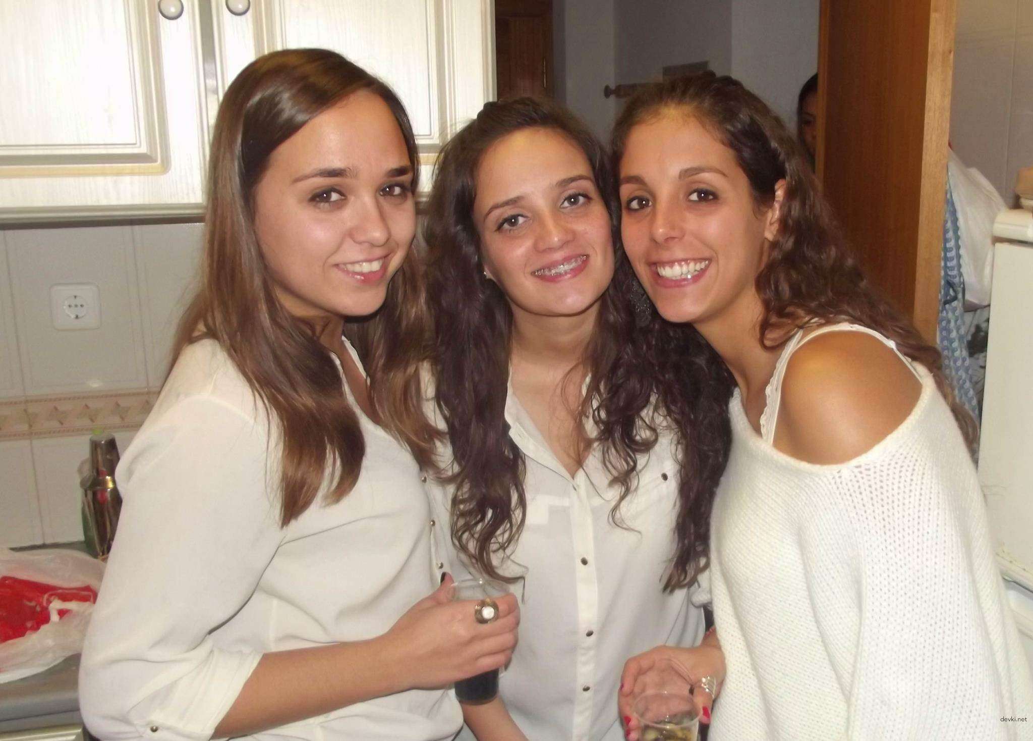 Interracial Amateur Porn: Horny Ebony Teen Gets Naughty in Explicit Photoshoot