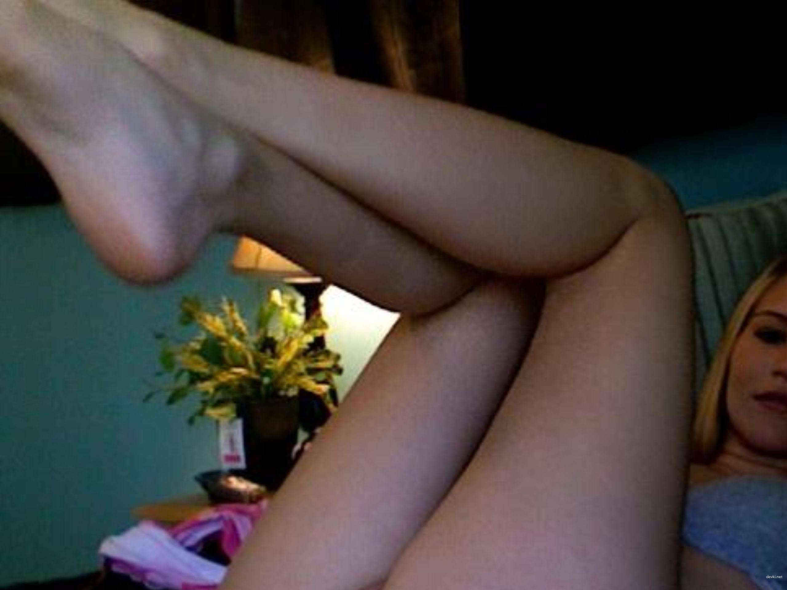 Sexy Amateur Girl Loves Showing Off Naked Body