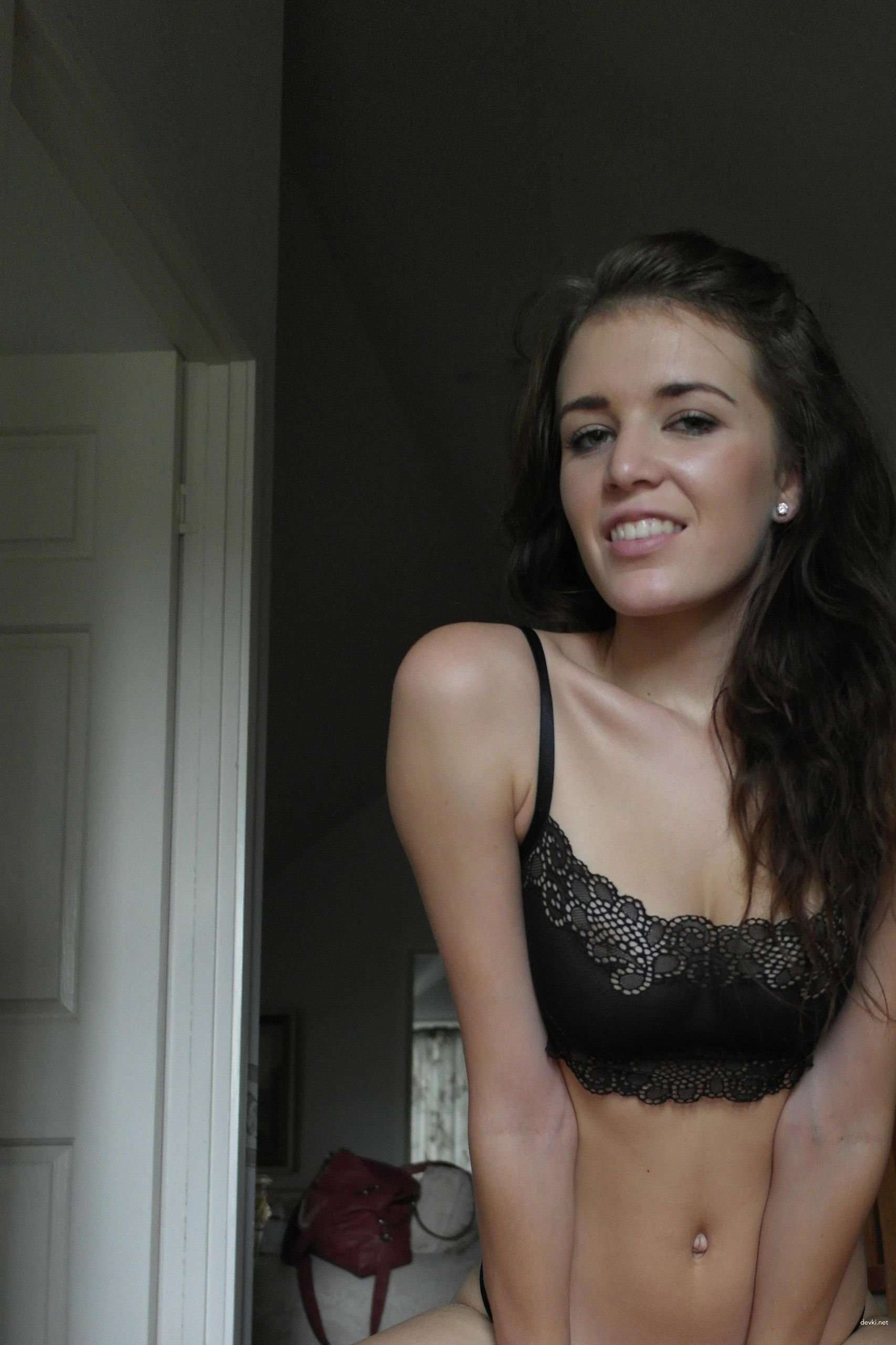 Explicit Amateur Photos of Gorgeous Girl: Personal Pics of a Beautiful Woman
