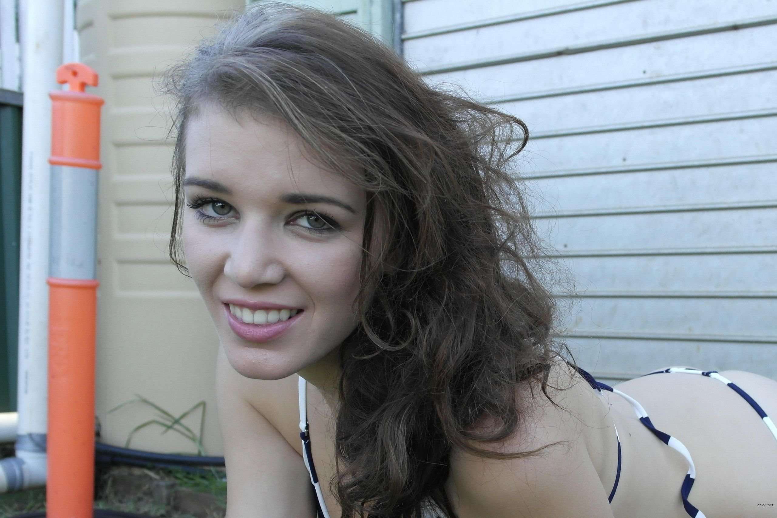 Explicit Amateur Photos of Gorgeous Girl: Personal Pics of a Beautiful Woman
