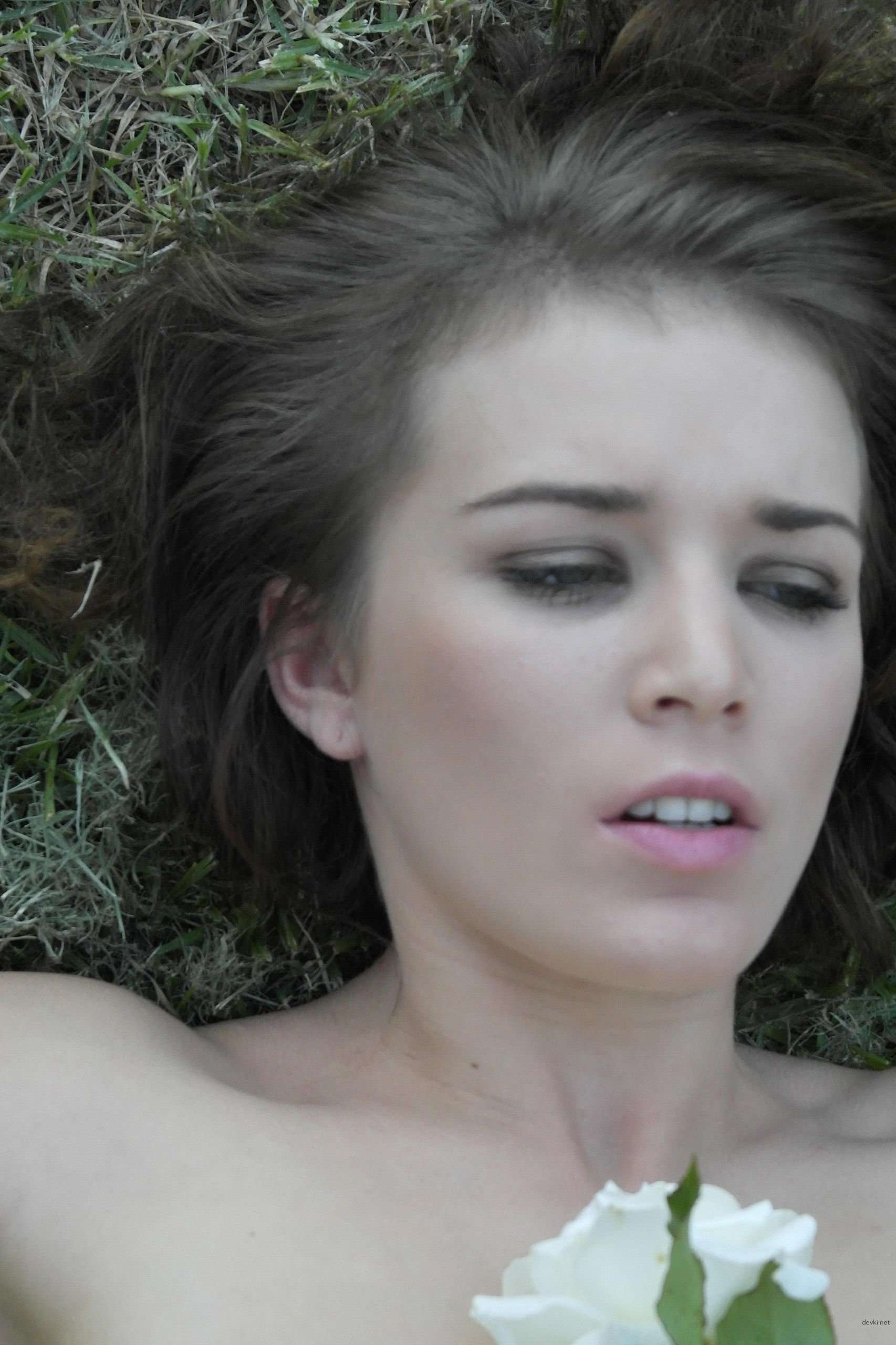 Explicit Amateur Photos of Gorgeous Girl: Personal Pics of a Beautiful Woman
