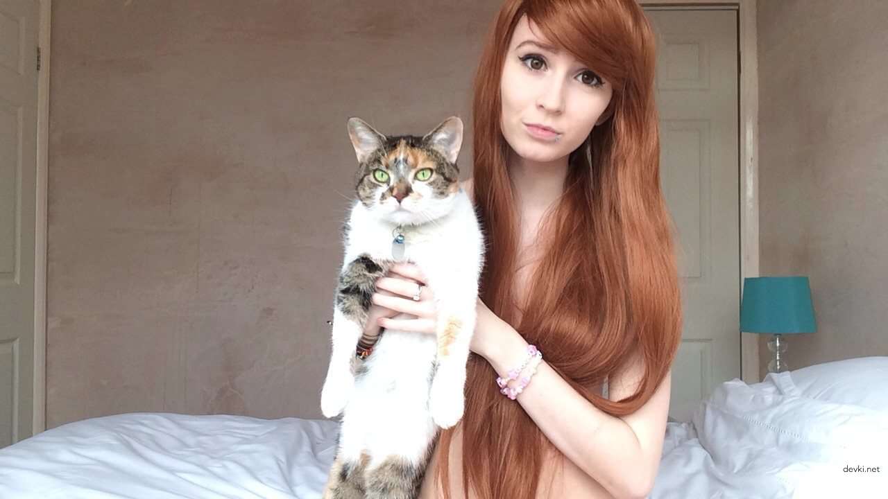 Explicit Amateur Nude Photoshoot of Cute Student - Naked Russian Girl Poses Boldly