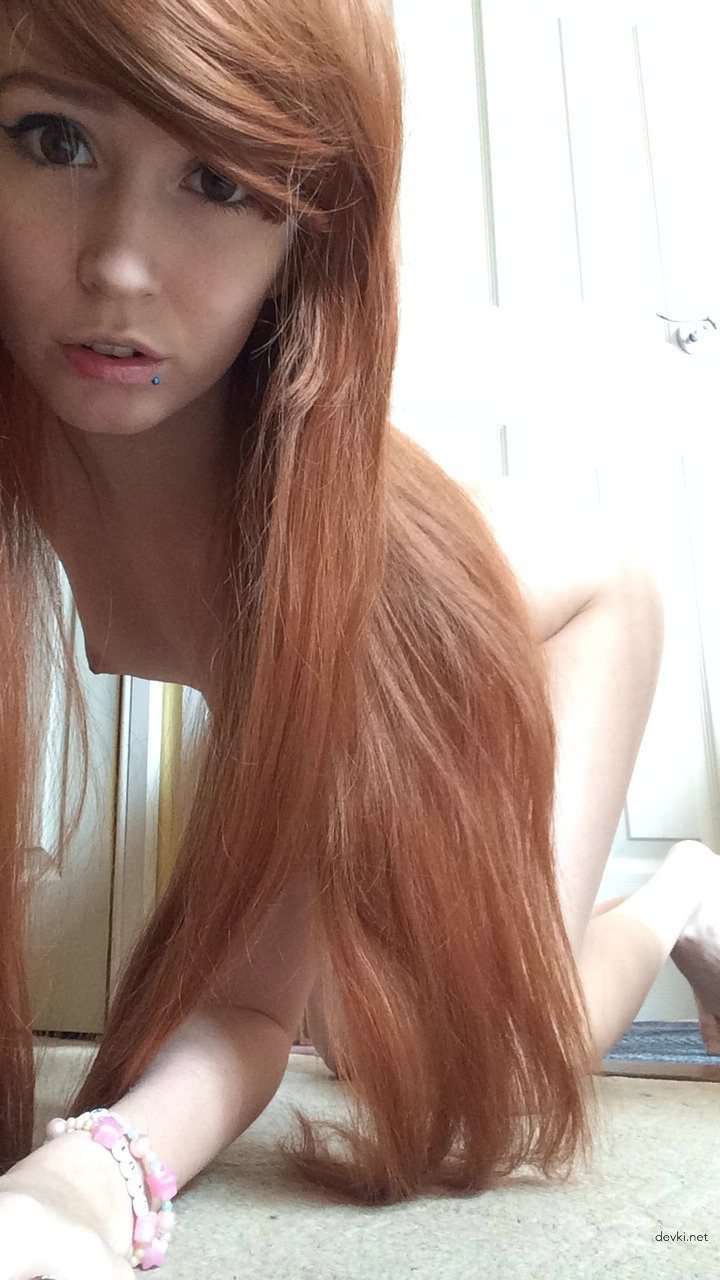 Explicit Amateur Nude Photoshoot of Cute Student - Naked Russian Girl Poses Boldly