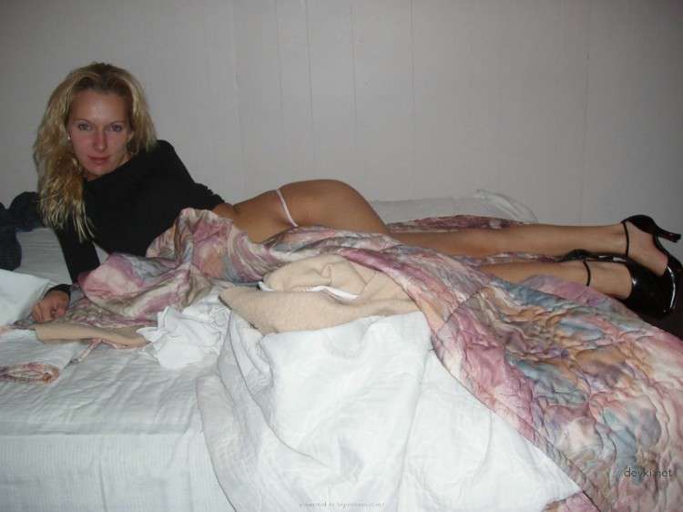 Drunk Slut Amateur Photo: Explicit XXX Content for Horny Users