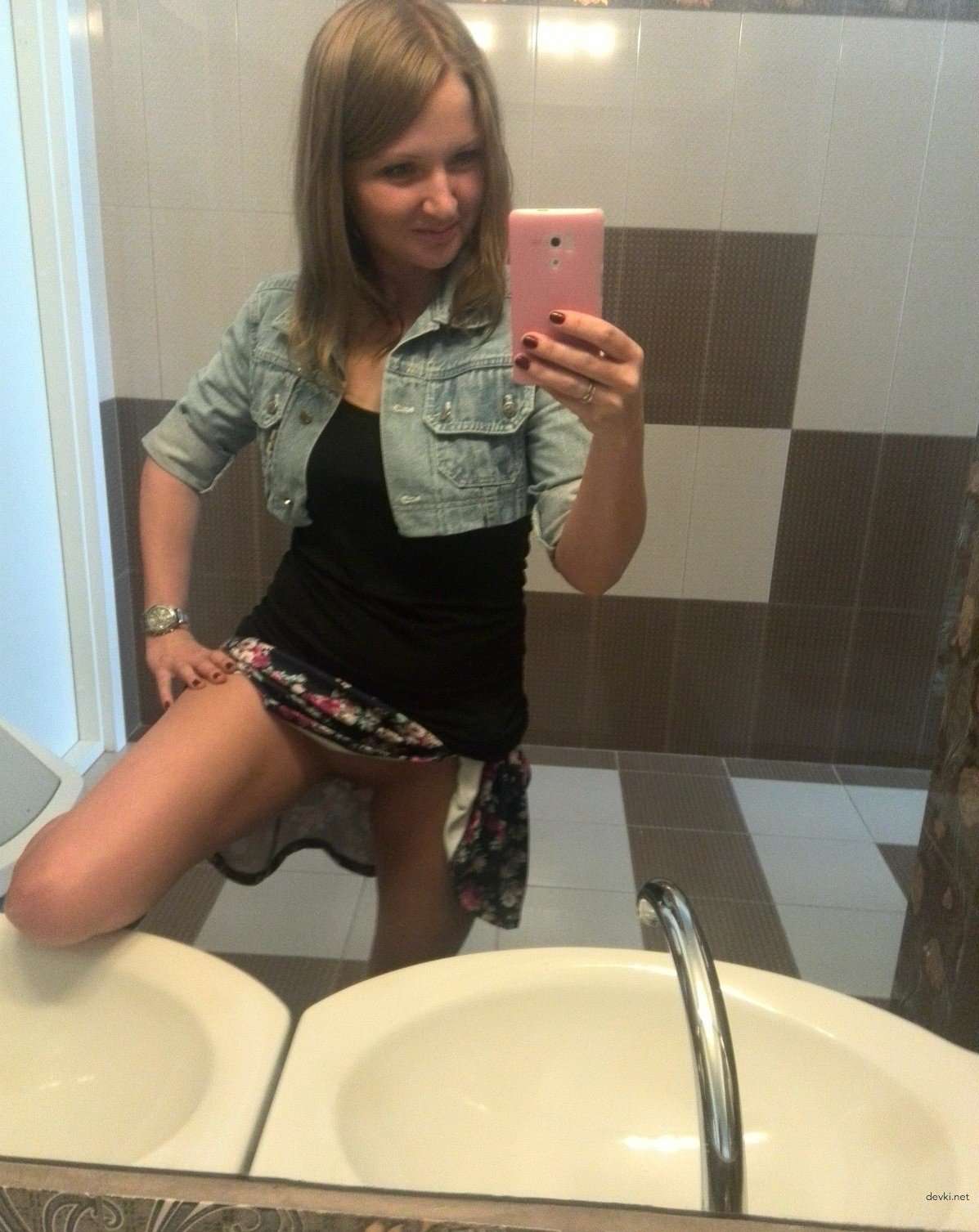 Secretary's Intimate Amateur Porn Photo - Explicit Office Sex Scene