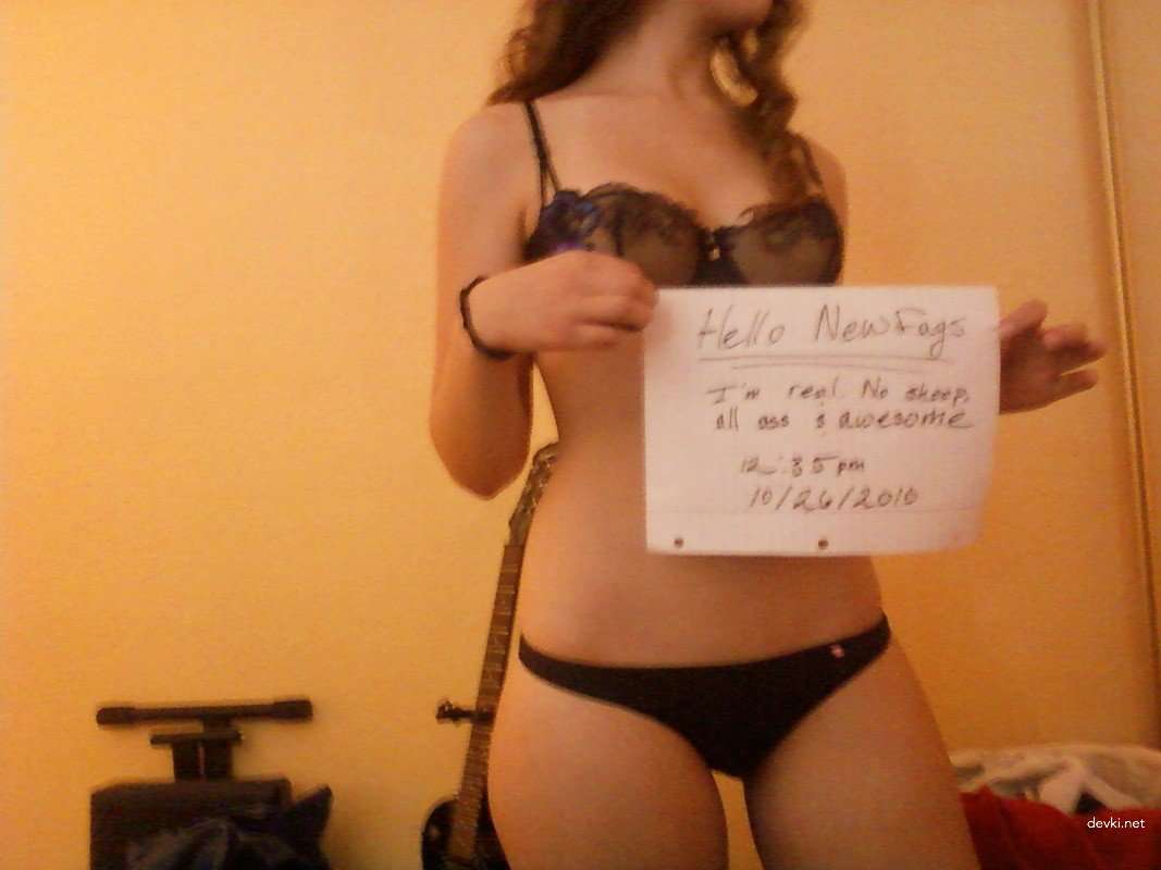 Hot Bikini Babe with Tight Body Strips Naked - Amateur Porn Photo