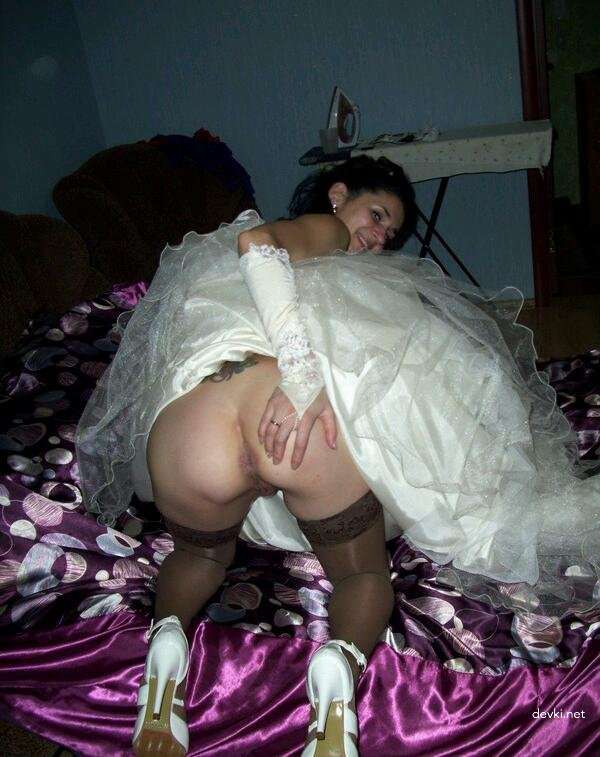 Explicit Naked Bride After Wedding - Amateur Photo