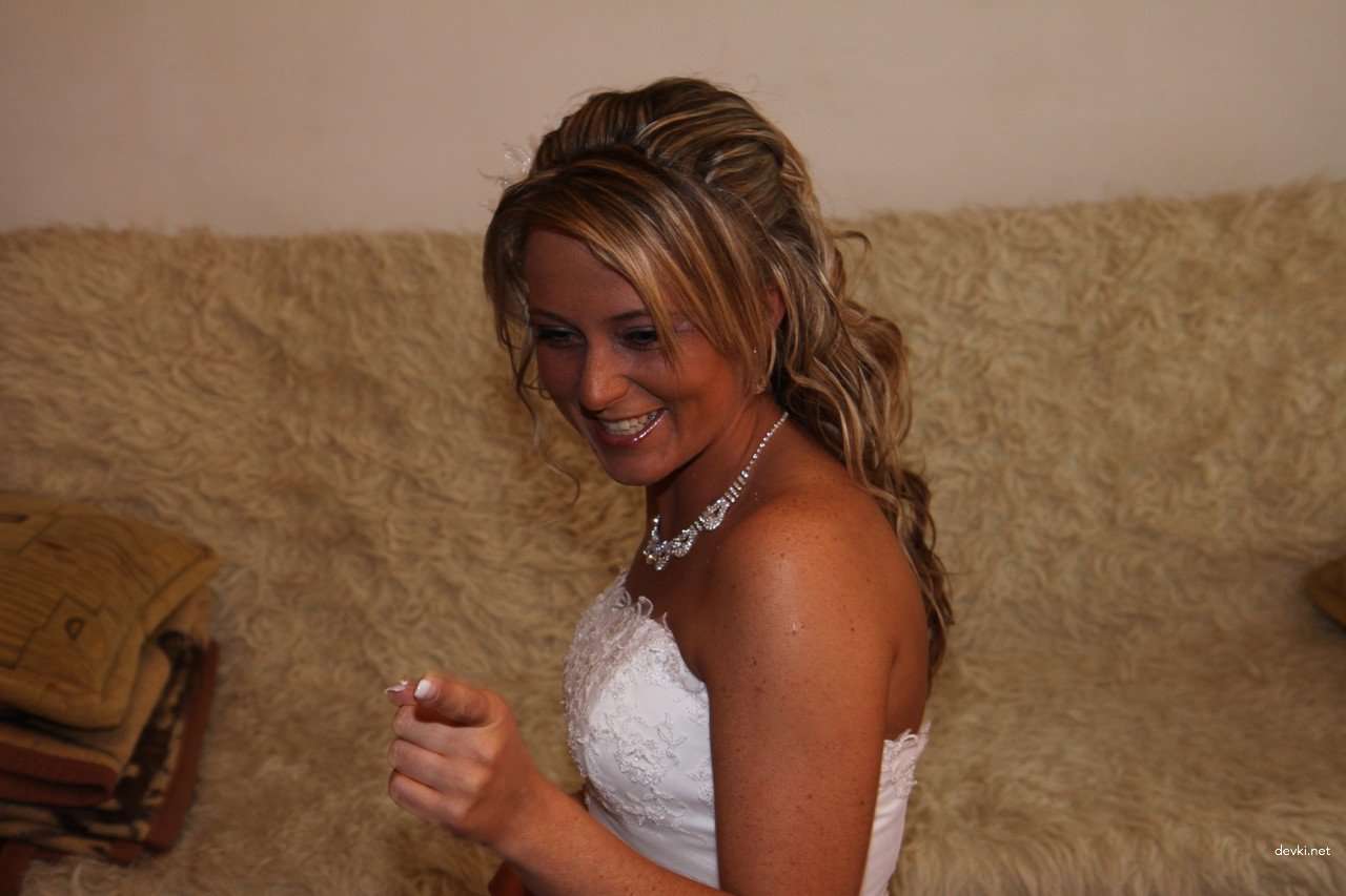 Amateur Bride Sex Photos: Explicit Wedding Night Pics