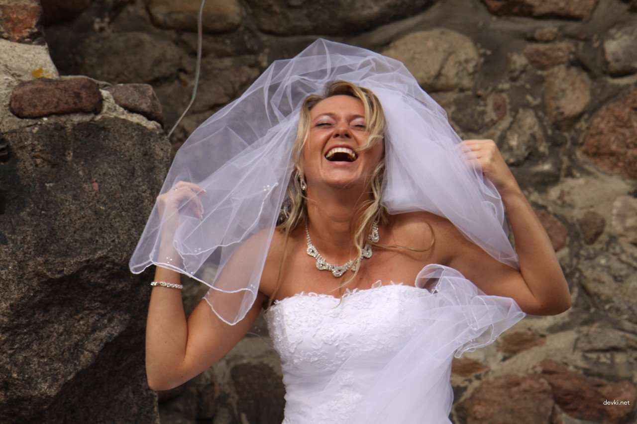 Amateur Bride Sex Photos: Explicit Wedding Night Pics