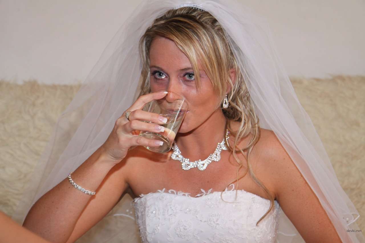 Amateur Bride Sex Photos: Explicit Wedding Night Pics