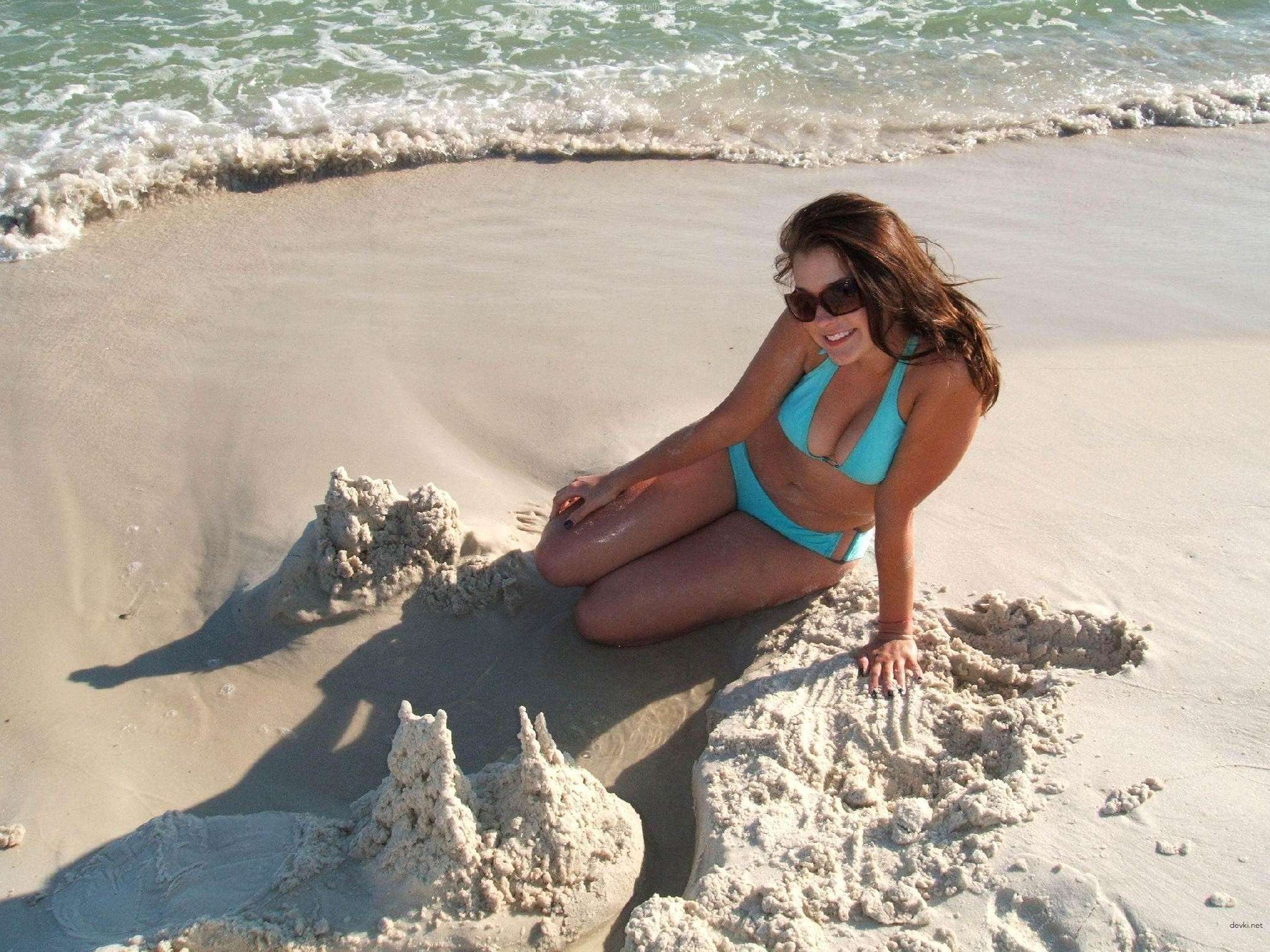 Hot Amateur Porn with Cute Girl: Explicit Homemade Sex Pics