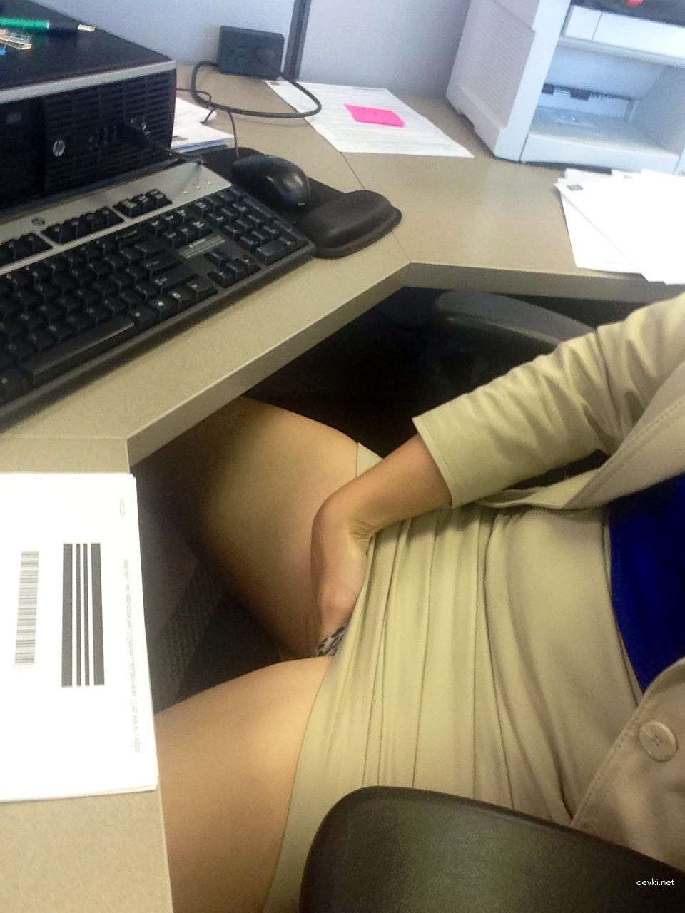 NSFW Amateur Office Erotica: Bold & Explicit Photos Caught During Work Hours