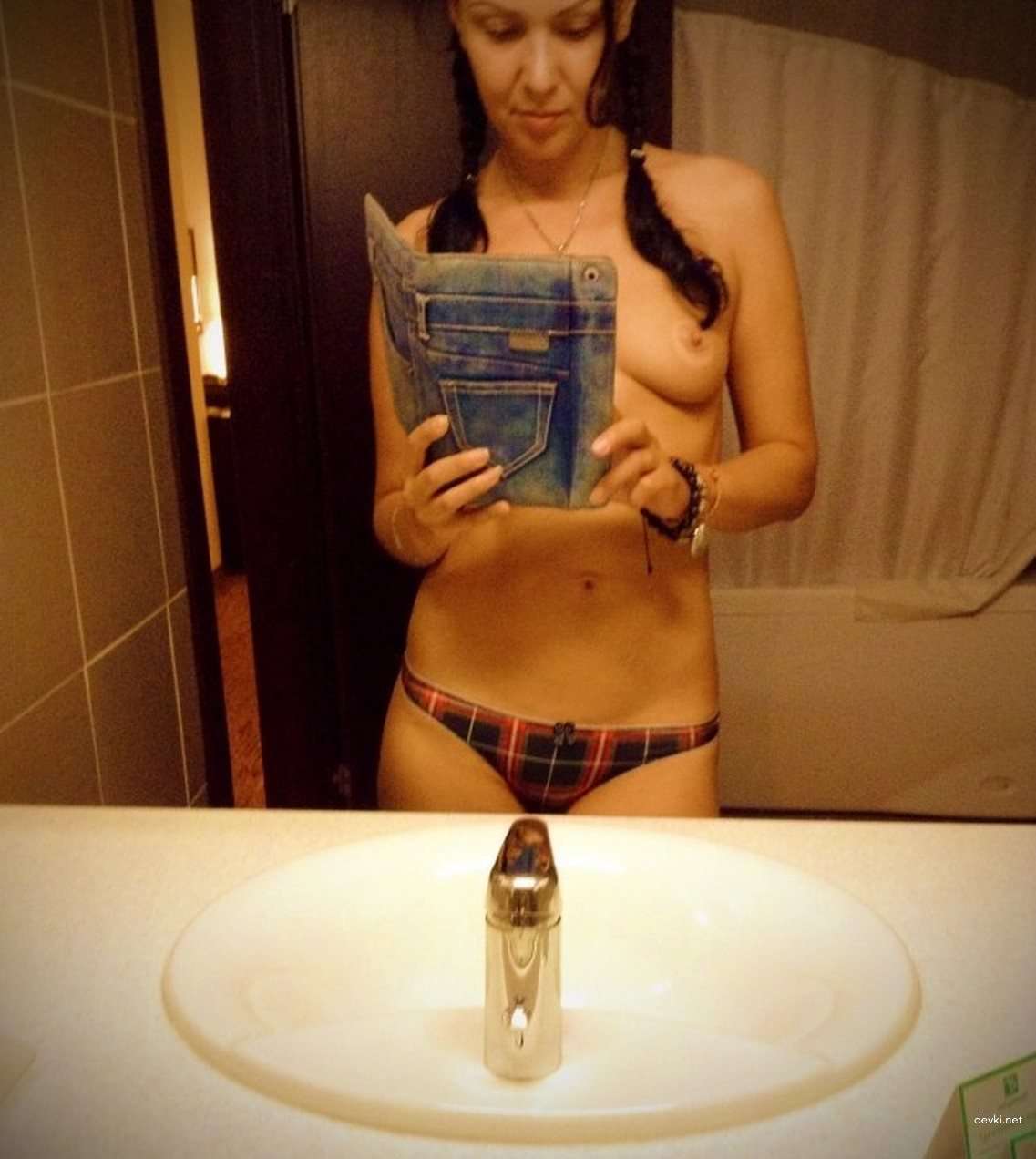 Russian Amateur Porn: Explicit Homemade Sex Photos