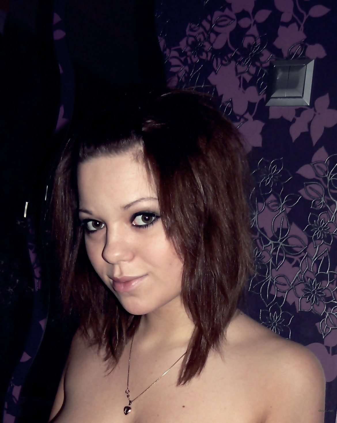 Hot Amateur Babe's Explicit Photo Shoot - XXX Amateur Porn Pics