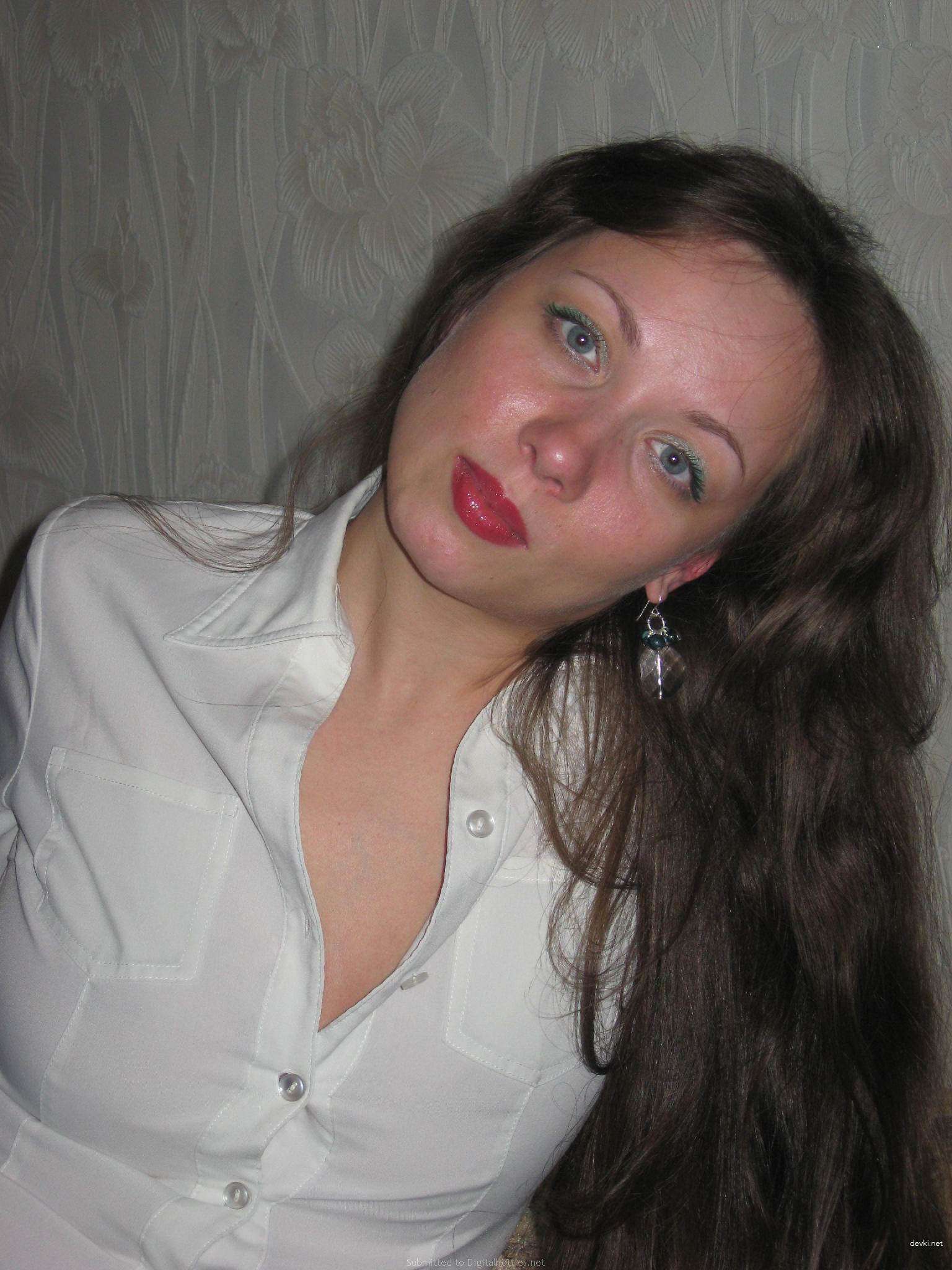 Hot Russian Amateur Teen Girl in Explicit Homemade Porn