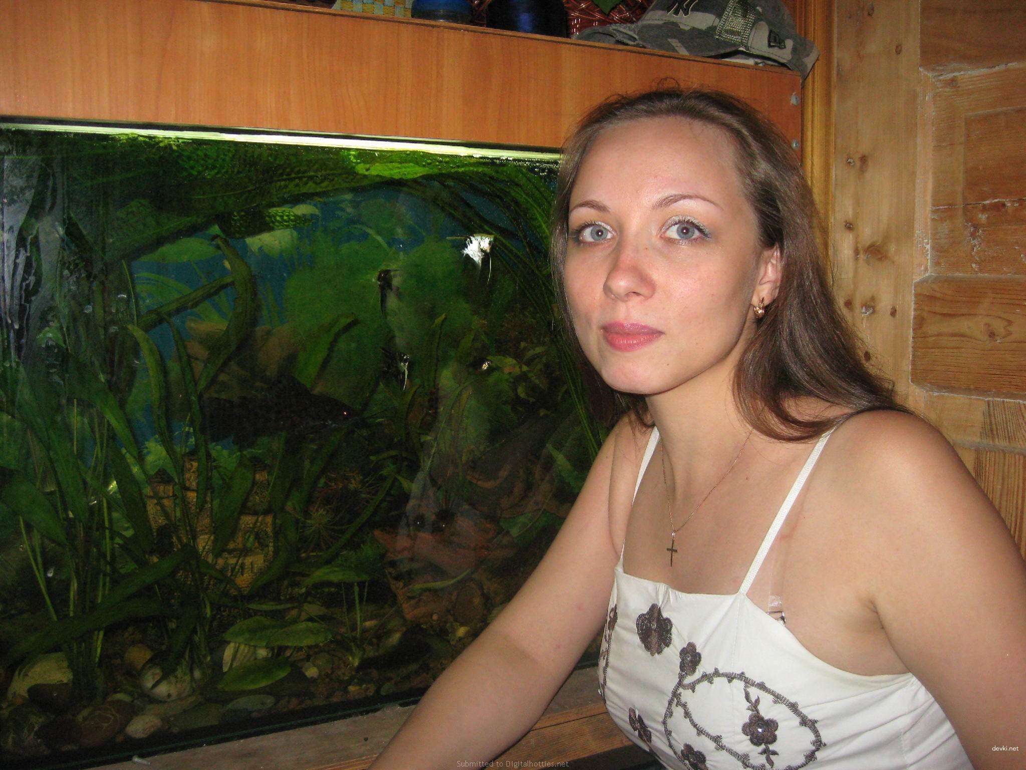 Hot Russian Amateur Teen Girl in Explicit Homemade Porn