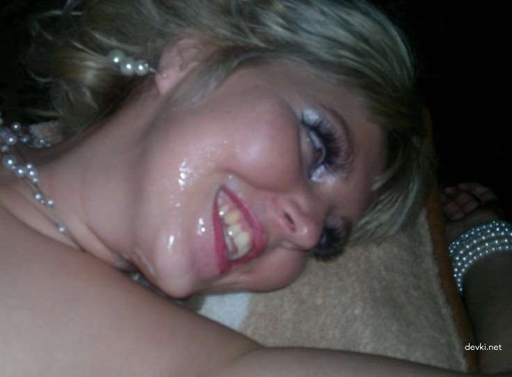 Hot Amateur Woman Loves Anal Sex - Explicit Porn Photos