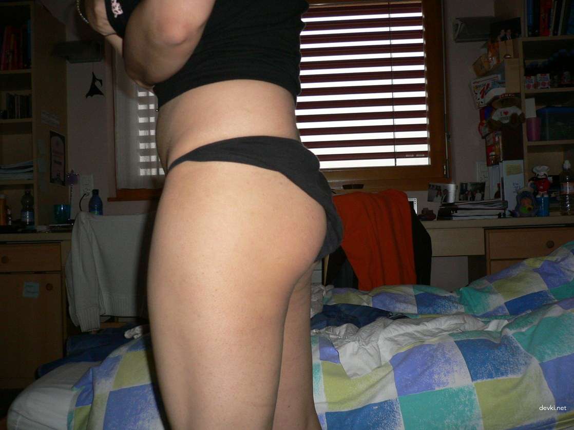 Arab Slut Fucks at Home: Amateur Porn XXX