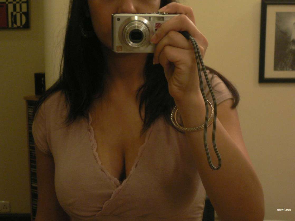 Arab Slut Fucks at Home: Amateur Porn XXX