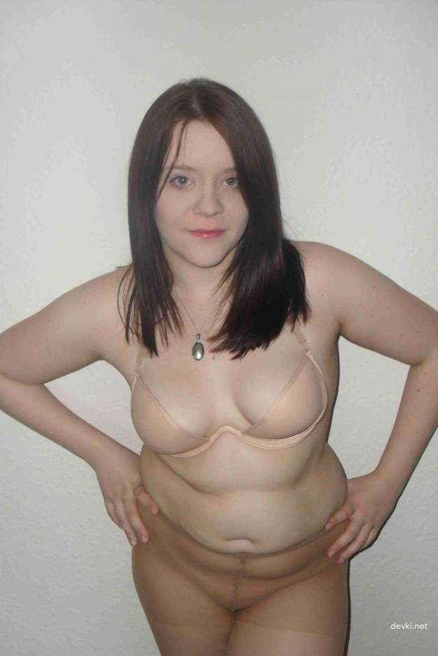 Hot Amateur Masturbates in Bathroom - Explicit Solo Porn Pics