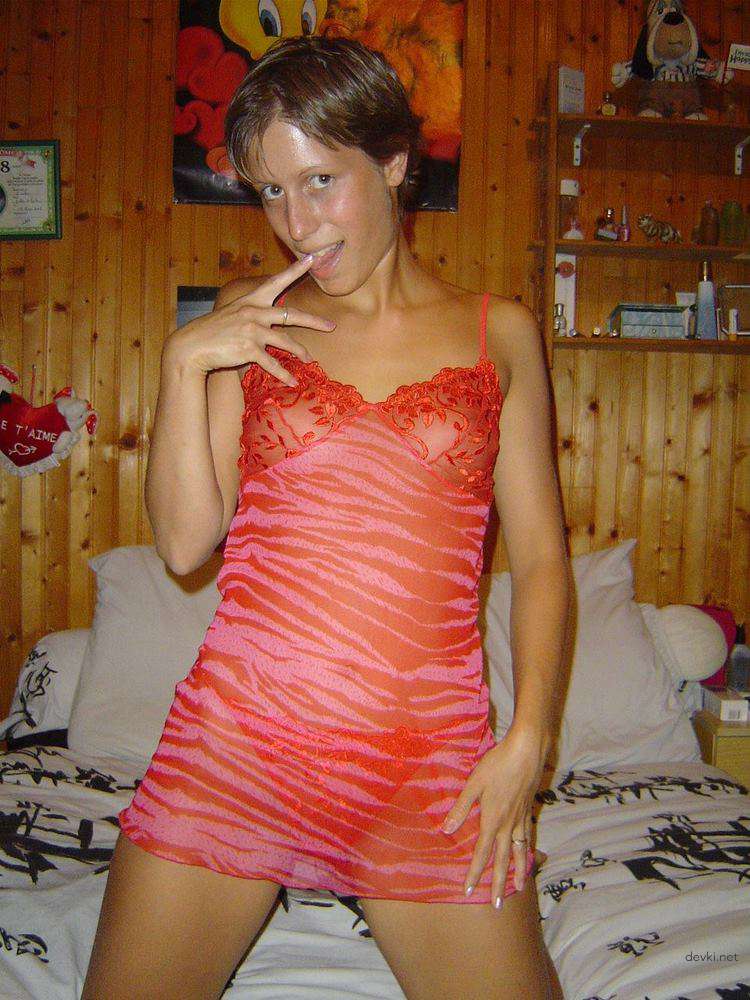 Hotwife Deepthroats in Amateur Blowjob Photos