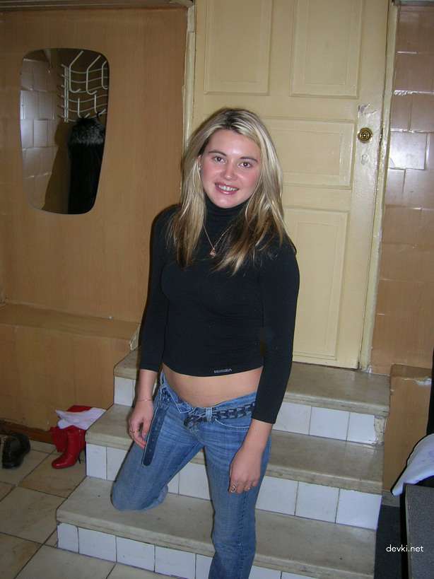 Drunk Girl Strips Naked - Explicit Amateur Photo