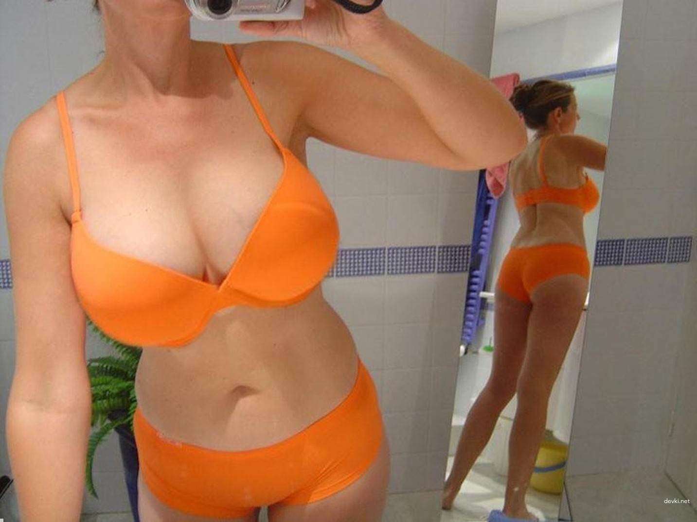 Kinky Wife with Massive Tits in Amateur Porn Photo Shoot