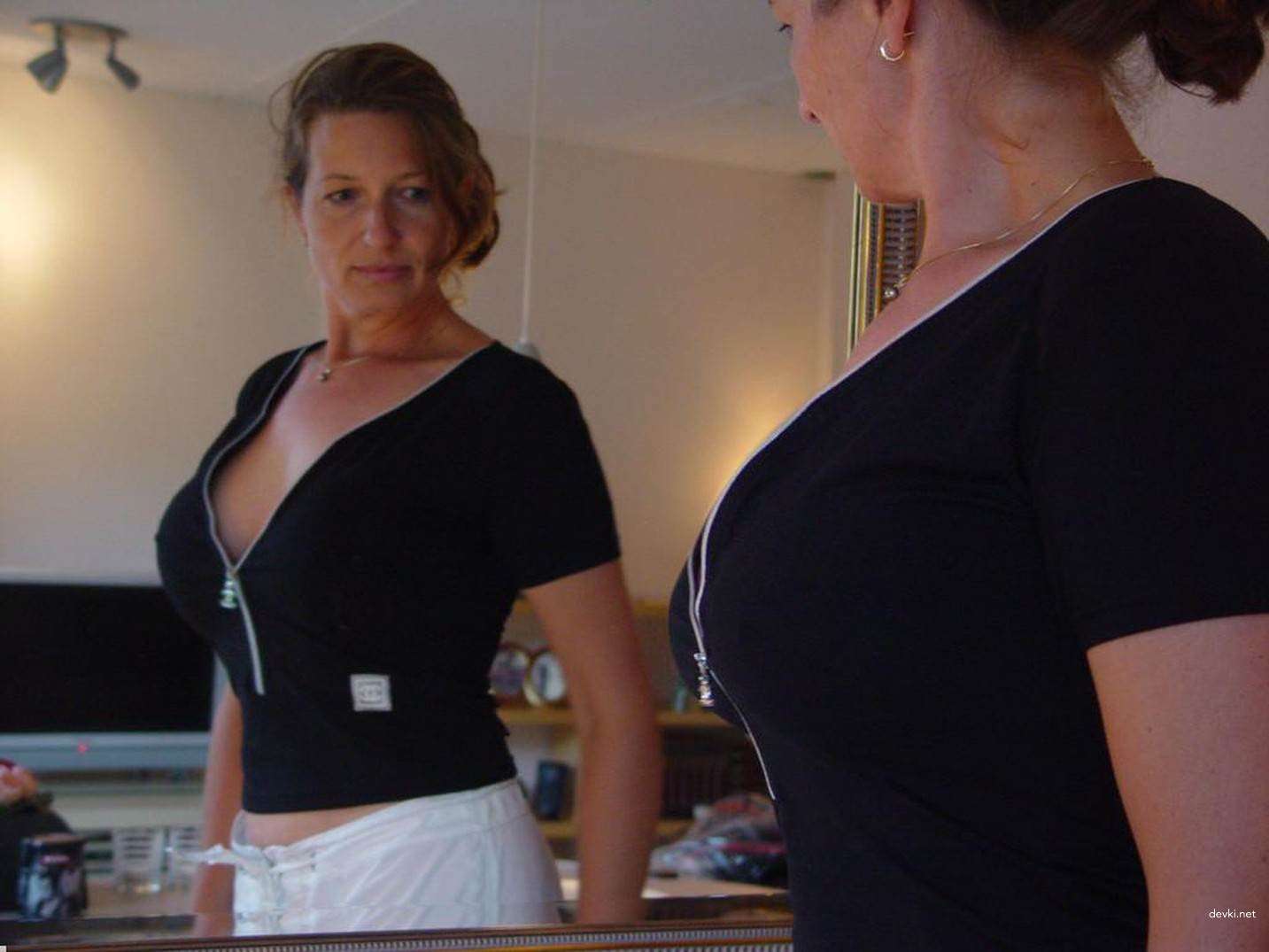 Kinky Wife with Massive Tits in Amateur Porn Photo Shoot