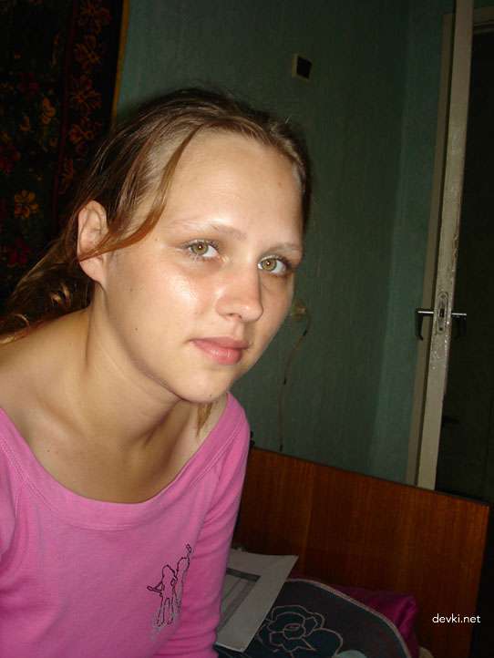 Private Girl Erotica: Explicit Amateur Nude Photos of a Young Woman