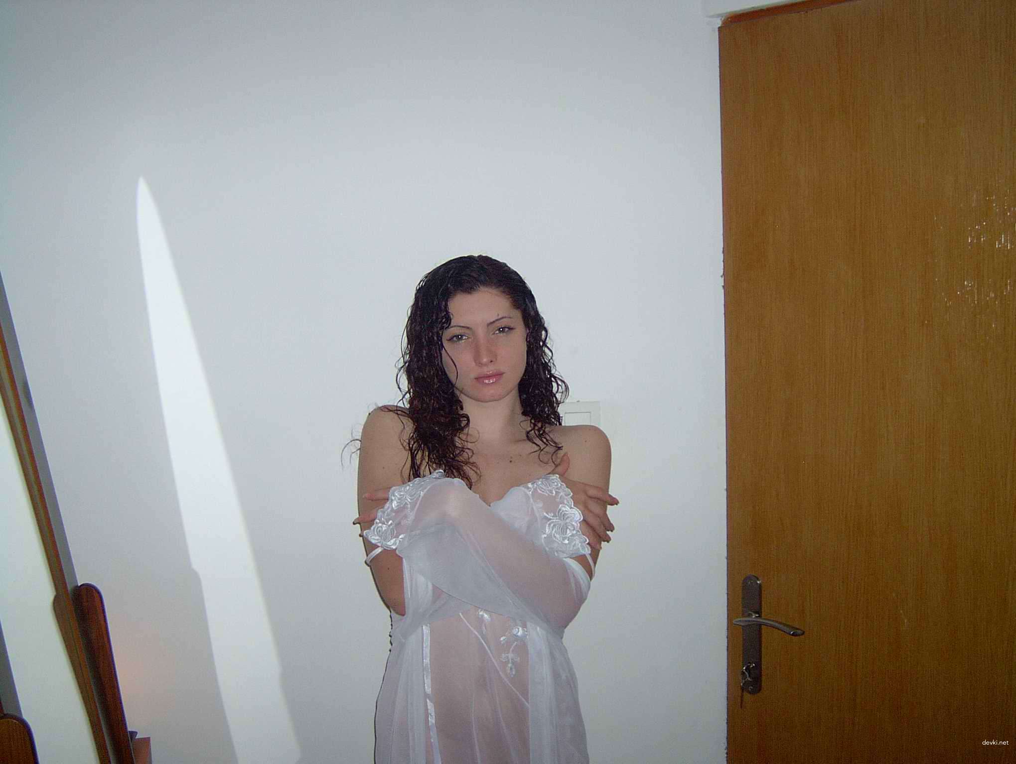 Explicit Nude Photoshoot with Amateur Girl - Uncensored XXX Images
