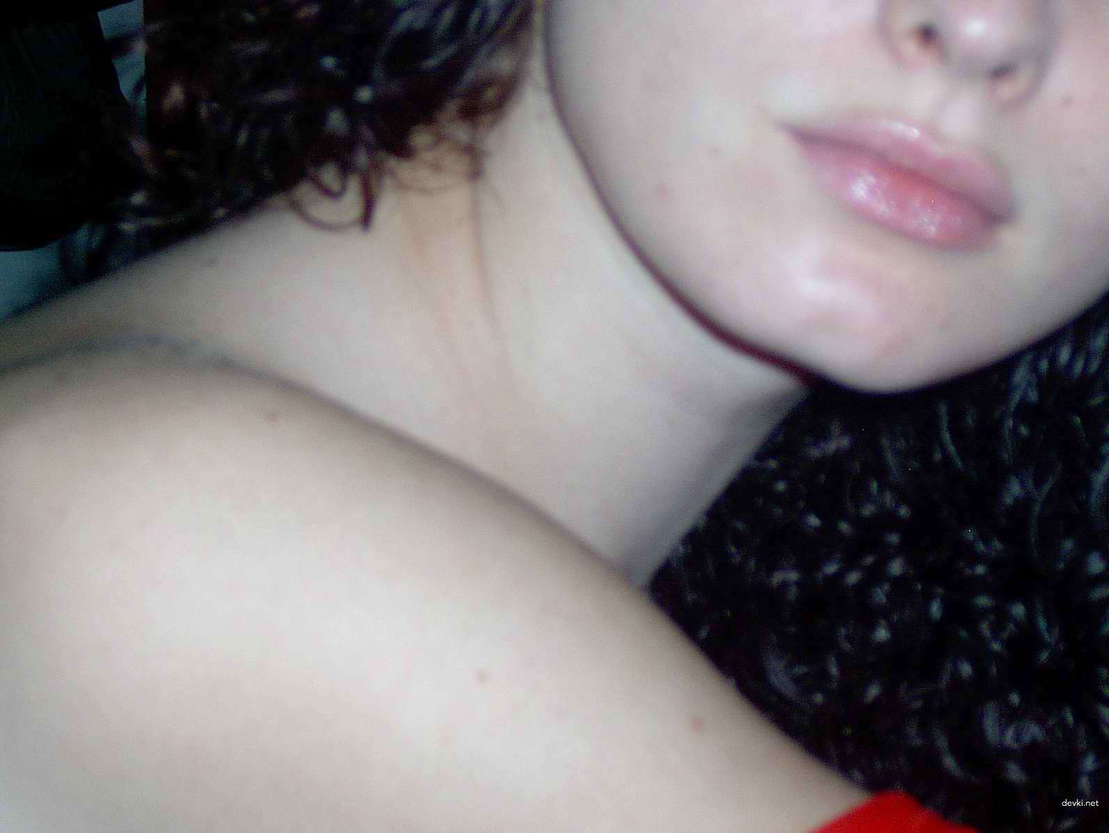 Explicit Nude Photoshoot with Amateur Girl - Uncensored XXX Images