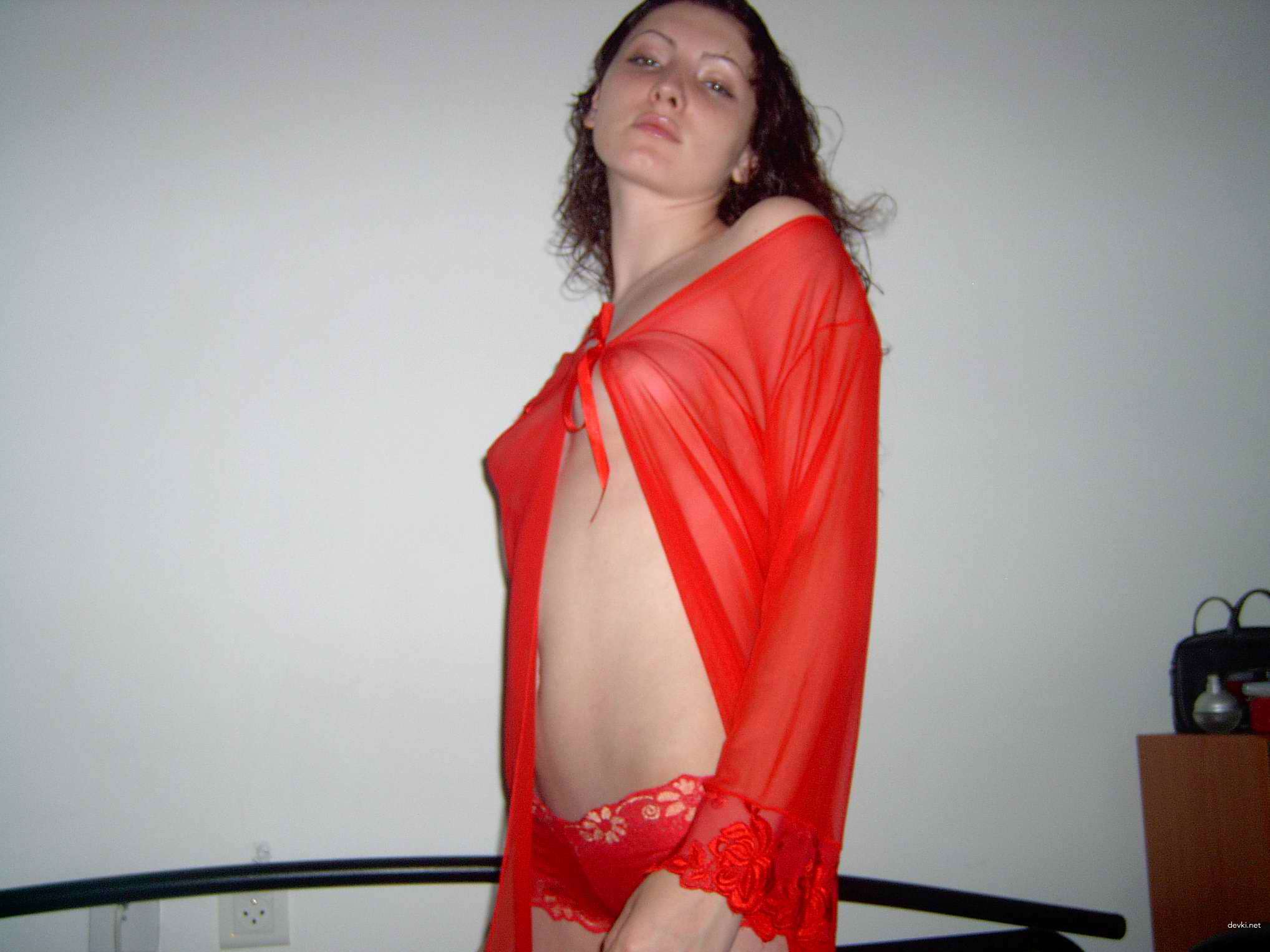 Explicit Nude Photoshoot with Amateur Girl - Uncensored XXX Images