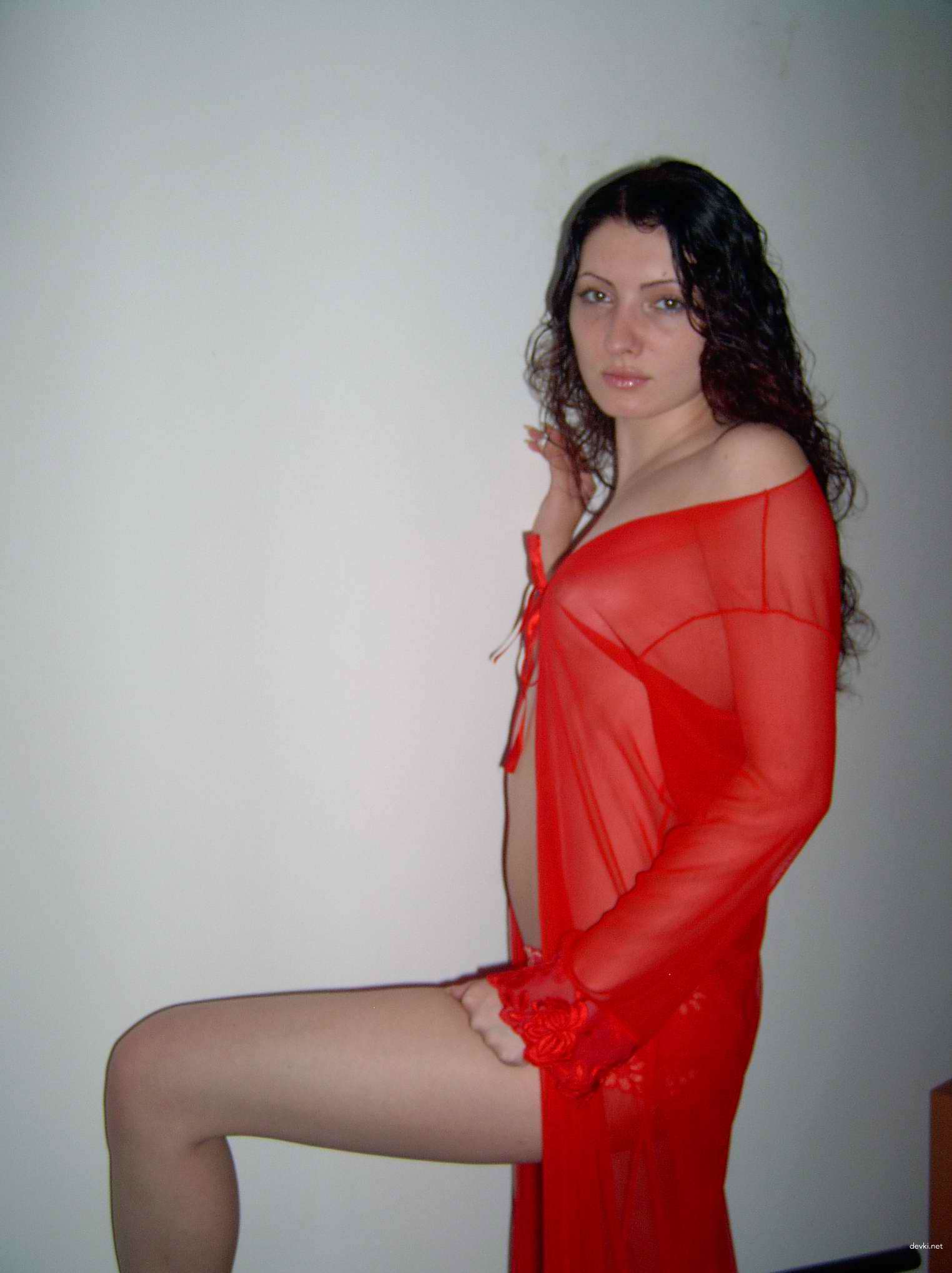 Explicit Nude Photoshoot with Amateur Girl - Uncensored XXX Images