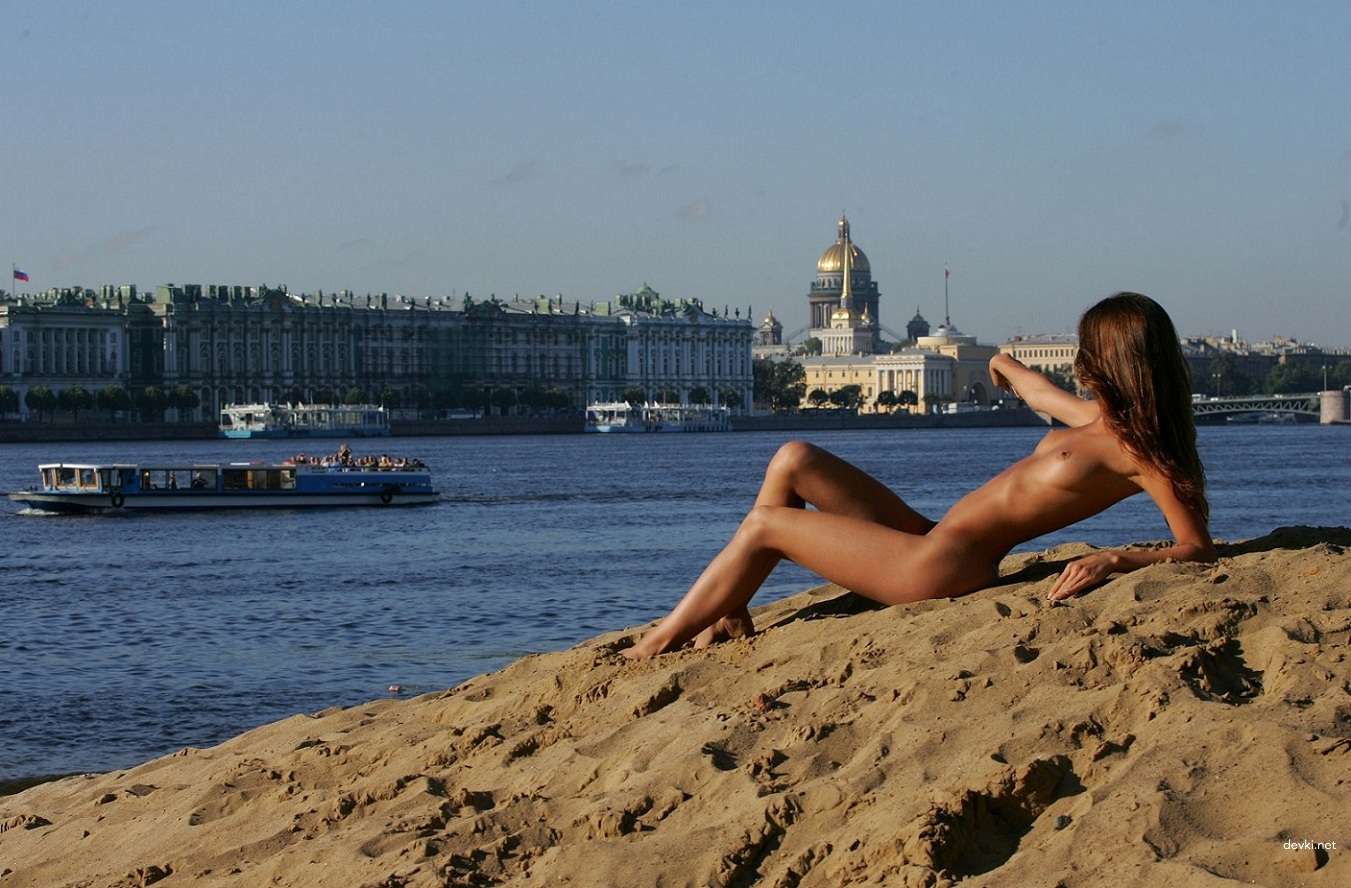 Skinny Girl Poses in Private Amateur Photos: Explicit and Provocative Shots