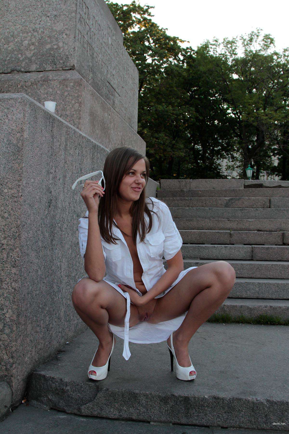 Explicit Amateur Photos of a Cute Girl - Private Collection [18+]