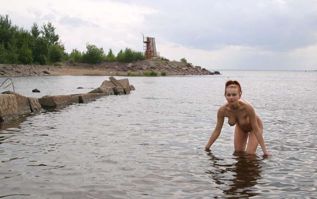 Naked Busty Redhead Girl - Explicit Amateur Photo Collection