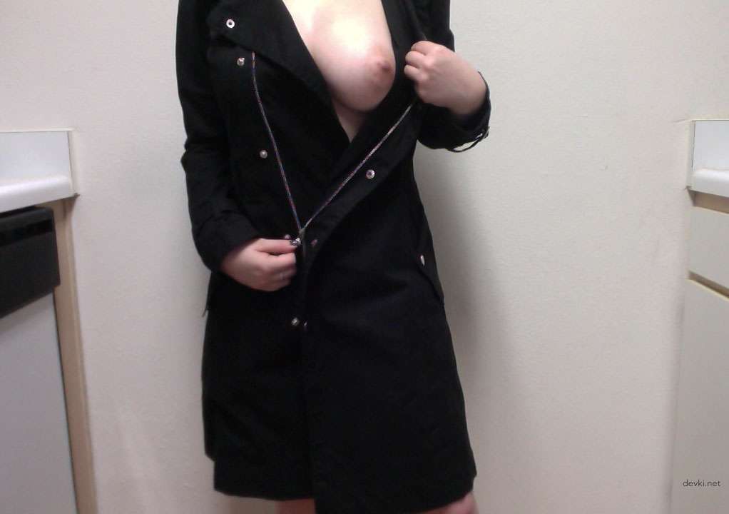 Curvy Girl with Big Tits Naked: Explicit Amateur Porn Photo