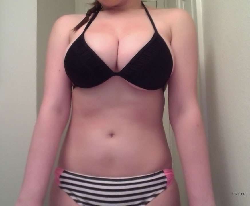 Curvy Girl with Big Tits Naked: Explicit Amateur Porn Photo