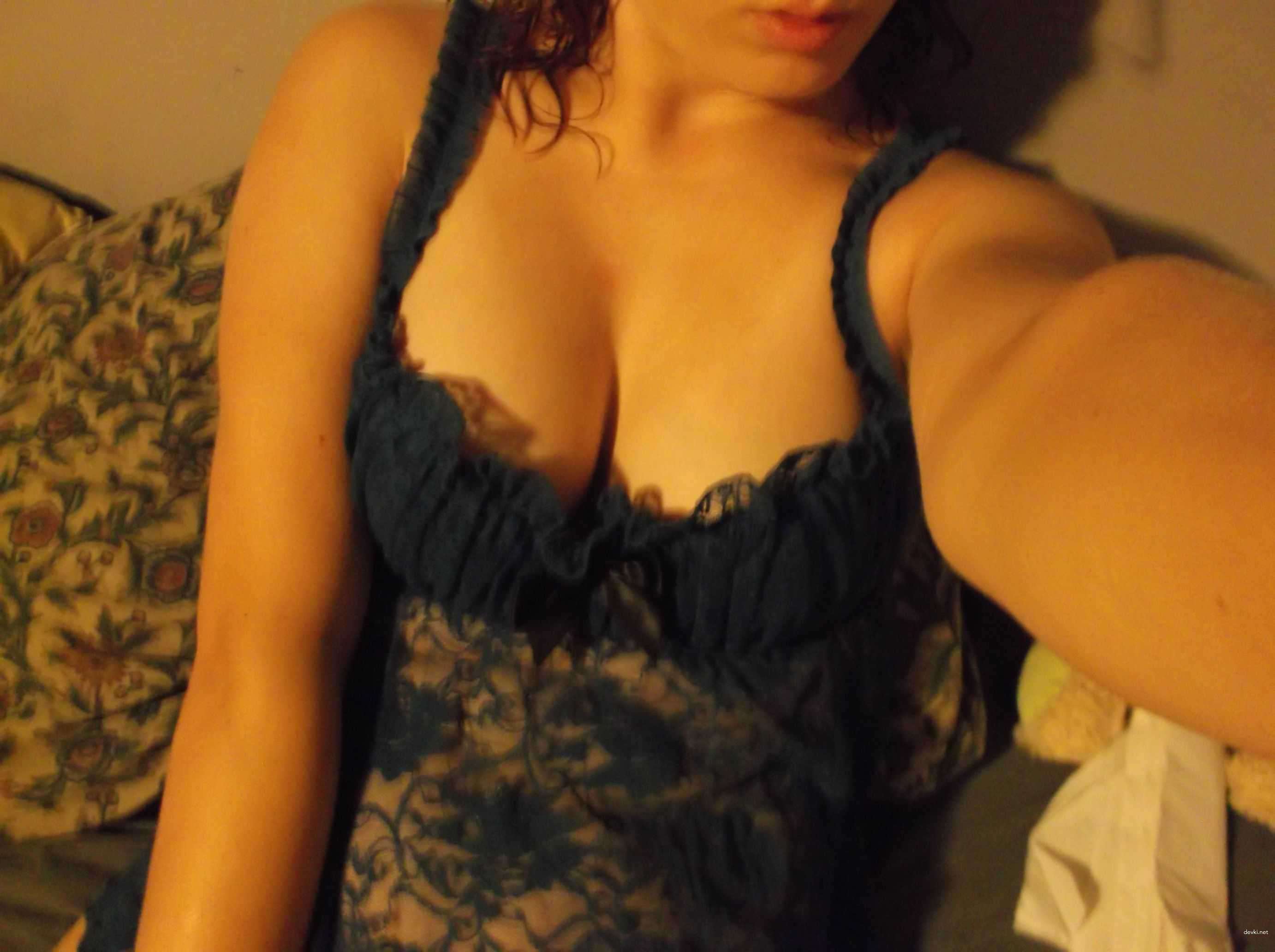 Wild Amateur Girl Sex Shenanigans - Explicit Porn Photos