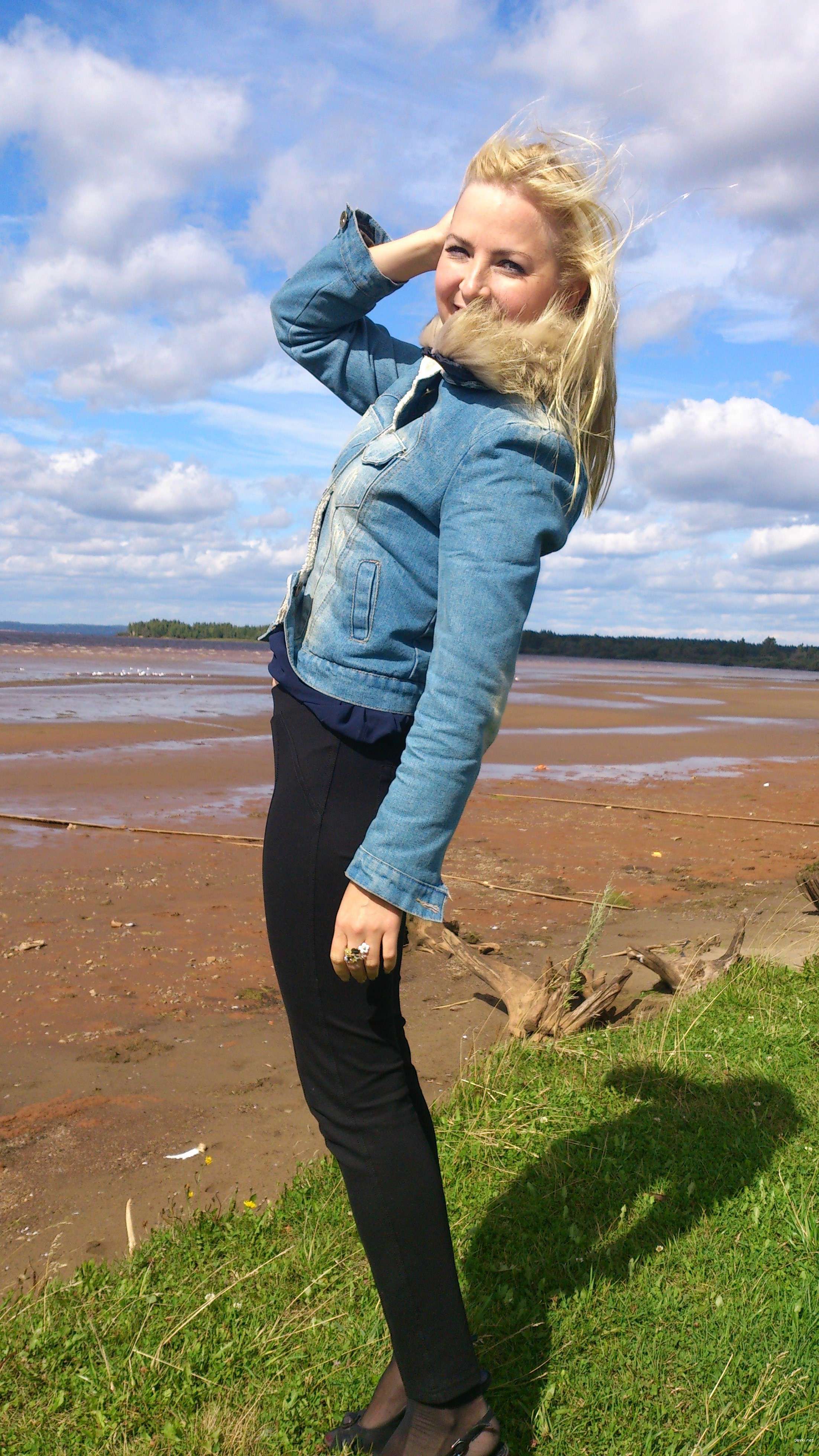 Wild Cat Woman: Amateur Porn Photo with Explicit Content