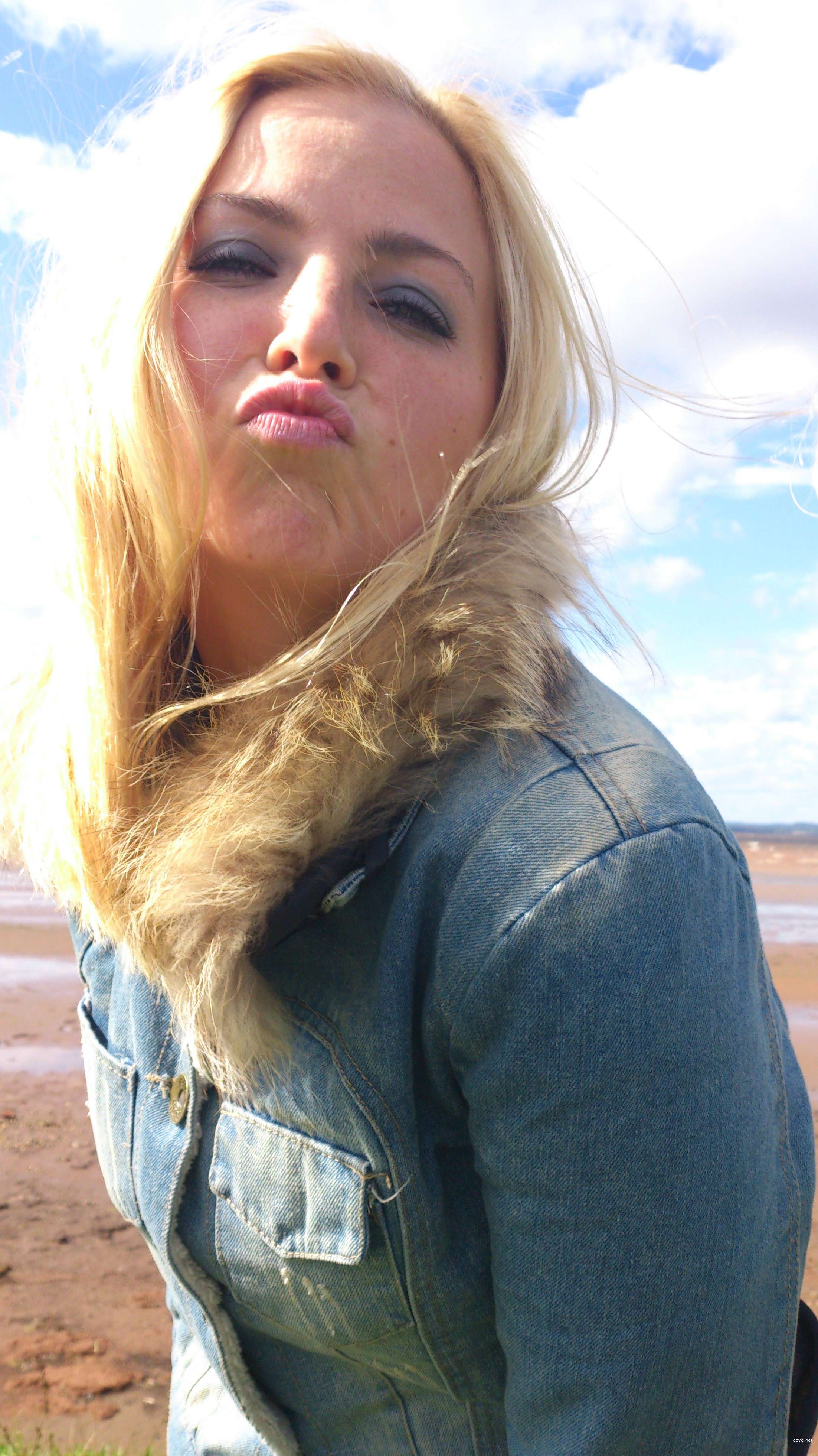 Wild Cat Woman: Amateur Porn Photo with Explicit Content