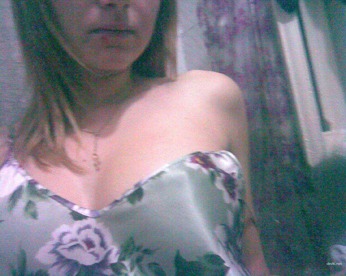 Explicit Naked Girls Photos: Real Amateur Porn Pics