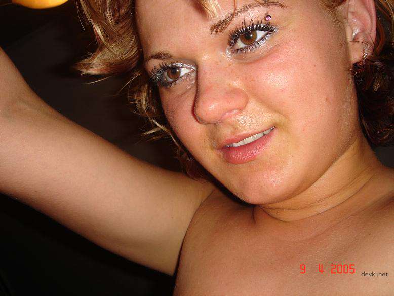 Explicit Naked Girls Photos: Real Amateur Porn Pics