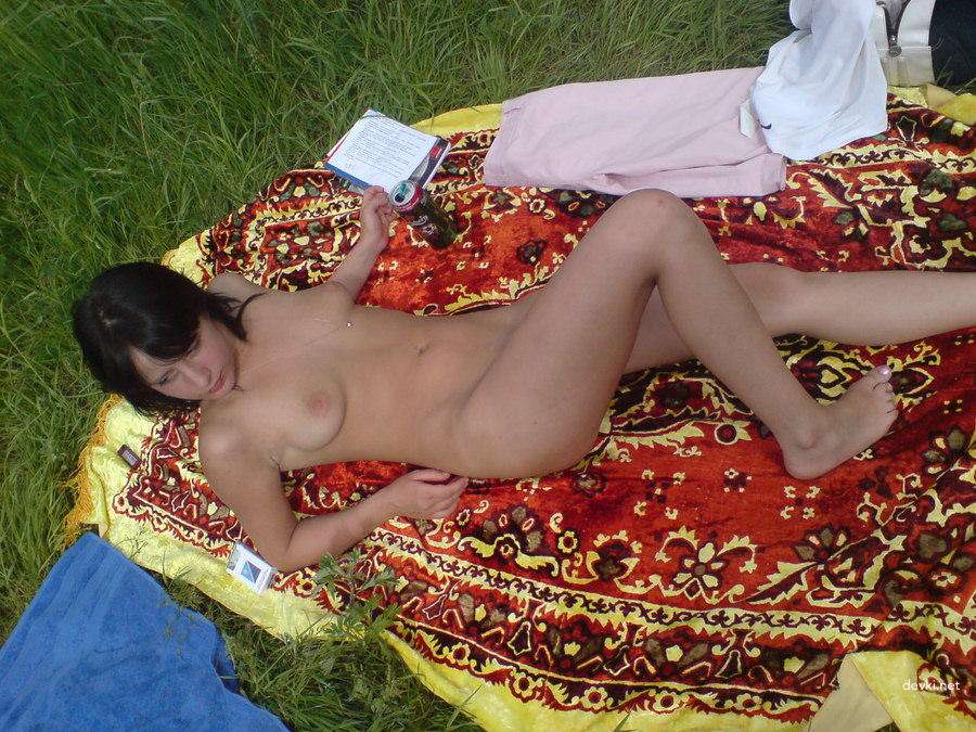 Three Nude Girls Amateur Porn Photo Shoot