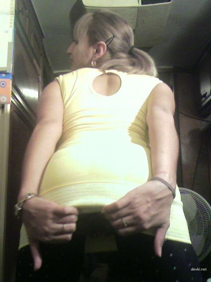 Slim Mexican Amateur Porn: Hot XXX Photos of a Latina Babe in Action!