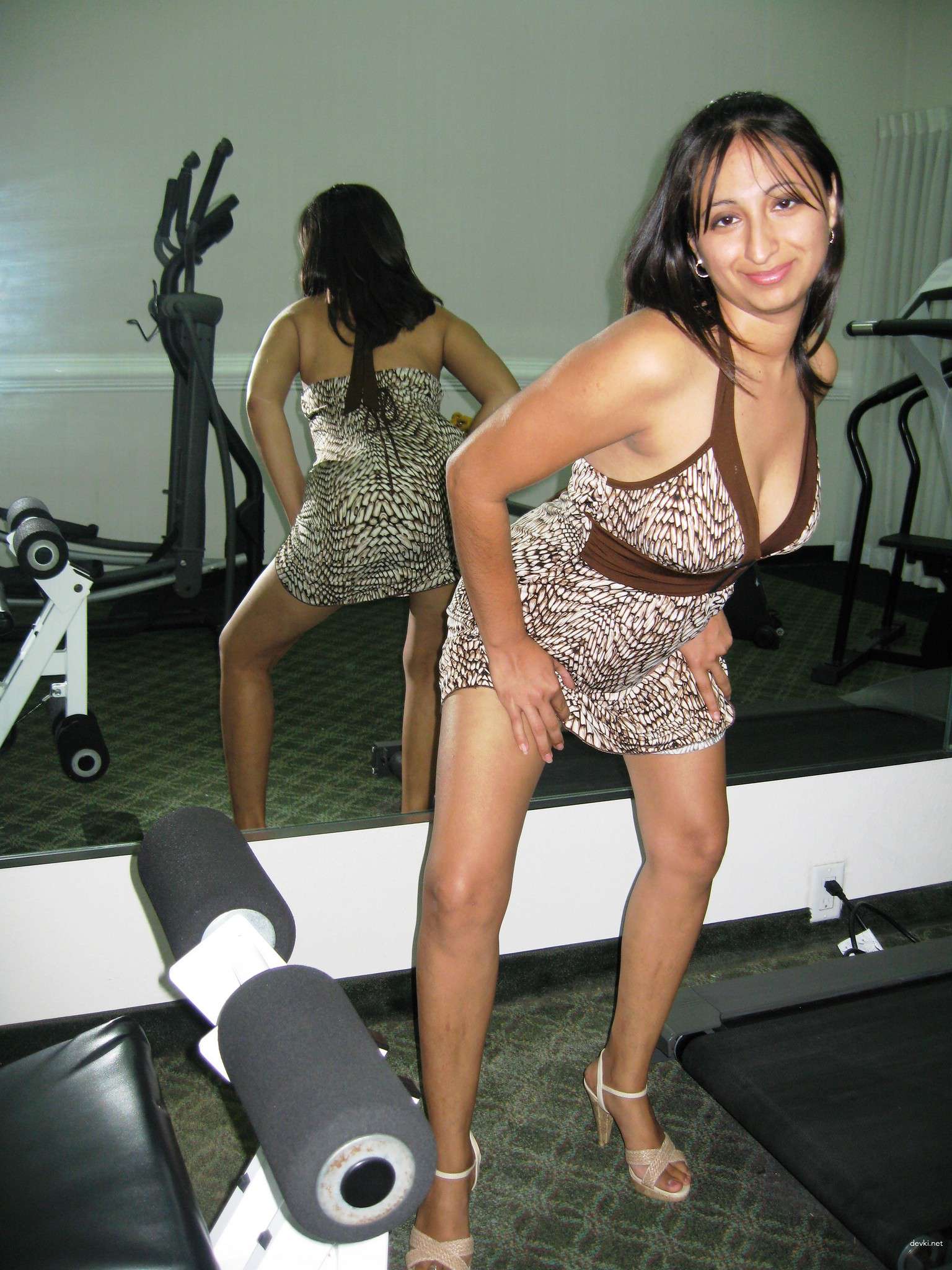 Slim Mexican Amateur Porn: Hot XXX Photos of a Latina Babe in Action!